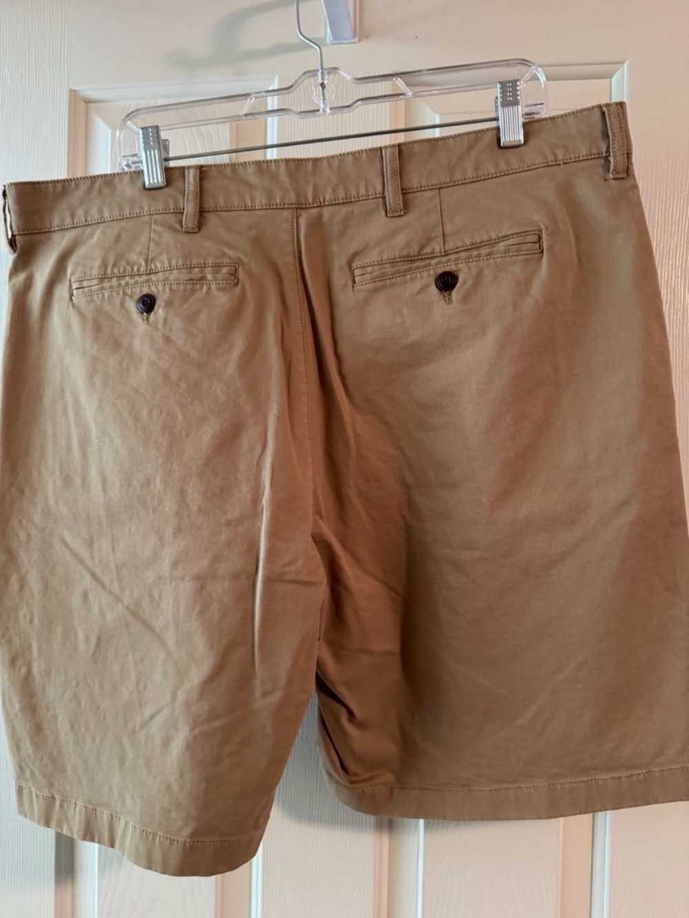 LL Bean Mens Khaki Sandwashed Standard Fit Shorts- 40 W, 9 Inch- worn 2x - Picture 6 of 8